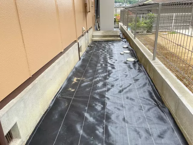 防草シート敷き